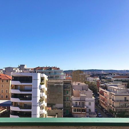 Apartamento SkyEscaPe Pescara Centro Exterior foto