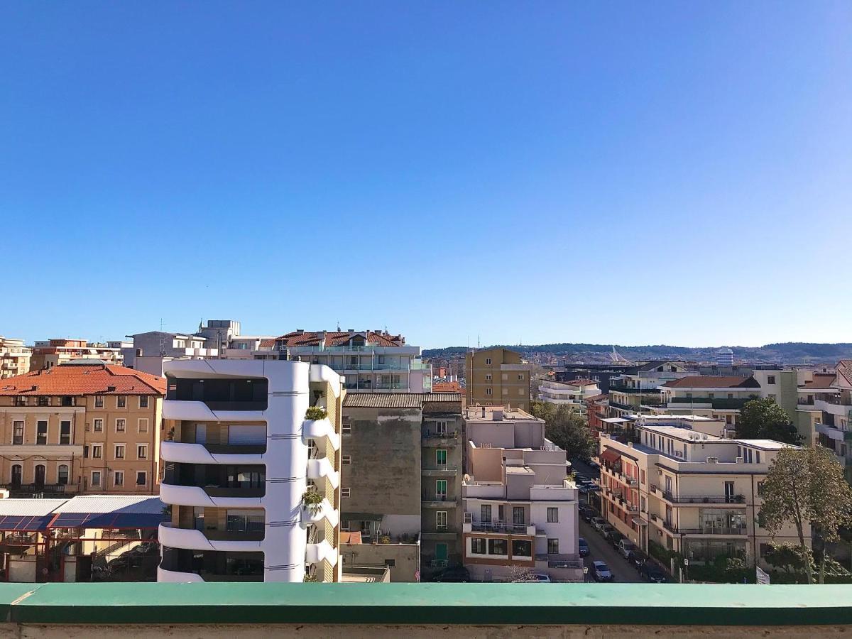 Apartamento SkyEscaPe Pescara Centro Exterior foto
